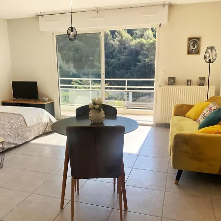 Aparthotel Madeleine - Services Seniors Nice