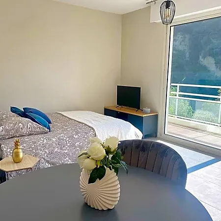 Madeleine - Résidence Services Seniors Aparthotel Nizza